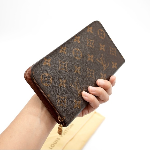🍓LV Zippy Monogram Wallet TH1010 - Picture 1 of 13